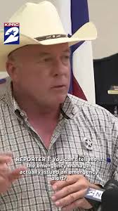 HE'S A HERO! David Phung, the man who rescued a woman and her dog from a  sinking car in Louisiana, talks about what happened moments before he  pulled them out. VIDEO OF