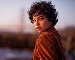 Natural Light Photography How To Improve Outdoor Portraits Bidun Ar Outdoor Portrait Photography Photography Inspiration Portrait Natural Light Photography