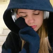 Nell Drake (@_nelldrake)