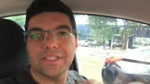 Luis Esteves motra as dificuldades para o motorista abastecer veículos