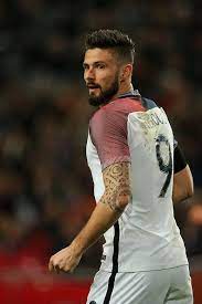 Giroud has the latin phrase 'dominus regit me et nihil mihi … Betiwasthefirsttothinkofthisurl Joueurs De Foot Le Foot Giroud