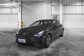Melalui pt prestige image motors, mobil dalam jajaran varian suv buatan tesla tersebut bakal hadir dengan model 75 d yang diklaim. Tesla Model 3 Sampai X Dijual Prestige Motorcars Indonesia Harga Mulai Rp 1 Miliaran Gridoto Com