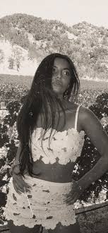 isabella wallpaper Tumblr posts - Tumbig.com