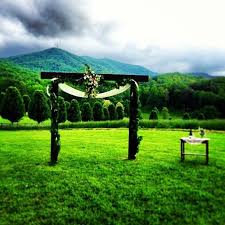 Aska Farms In Blue Ridge Georgia Makes Beautiful Wedding Venue Photo By Mowalraven Georgia Wedding Venues Beautiful Wedding Venues Helen Georgia Wedding