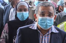 Pada masa sama, tan sri isa samad optimis dengan peluangnya untuk memenangi jawatan naib presiden umno walaupun berdepan dengan banyak nama besar. Former Felda Chairman Isa Samad Ordered To Enter Defence On 9 Graft Charges Se Asia News Top Stories The Straits Times