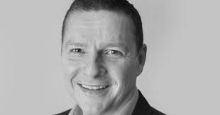 La carrera por asegurar los cables submarinos: un giro global, una acción  local