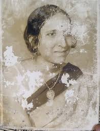 Can this old family photo be restored?