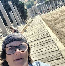 Footage of a 7 foot/2 metre plus Bronze Whaler Shark at Tītīrangi in the  Marlborough Sounds. We were there shortly after a muttonbirding expedition  and this guy appeared to clean up some