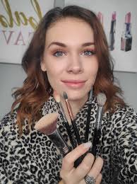 My top three favorite brushes 💥 Blush Bronzer Brush 💥 Detail Brush 💥  Blush Brush