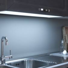 Estamos seguros de que en una cocina así incluso cocinarás más a gusto. Iluminacion Led Y Lamparas De Techo Para Cocina Herrajescocinaonline Com