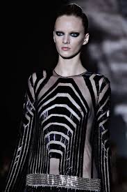 Black And White Fashion Show Gucci Spring 2012 Ready To Wear Fashion Show Fashion White Clothes Fashion Black White Fashion