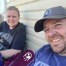 Bert Blyleven signs autograph with inscription