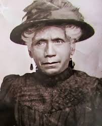 I heard a delightful story the other day, My uncle was going out with his  first wife Ruth Ogle the daughter of William Henry Ogle, his mother my  grandmother then heard they