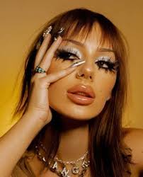 Looking for stylist's and MUA's ✨ Hi everyone! I'm planning a photoshoot  this coming December and am looking to connect with stylists and makeup  artists interested in collaborating.. The shoot will explore