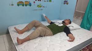 Posisi ranjangnya dibuat menyerupai rangka tempat tidur bertingkat yang tinggi. Beli Kasur Online Dan Unboxing Kasur In The Box Ternyata Bagus Kasurnya Youtube