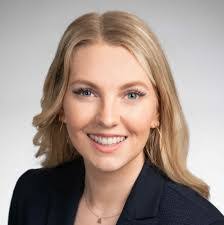 Kari Titus's Instagram, Twitter & Facebook