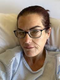 Anyone else had issues with Living Proof hair products? Everytime I use  them the seem to weigh my freshly washed hair down and make the middle  section look greasy 😣 Feel like