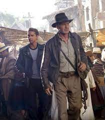 Harrison Ford Y Shia Labeouf En Indiana Jones Y El Reino De La Calavera De Cristal Indiana Harrison Ford Indiana Jones Indiana Jones Indiana Jones Adventure
