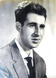 En Bueu, un tranquilo pobo costeiro situado nas rias baixas galegas, o 9 de  xunio de 1893 naceu Gaspar Manuel Salvador Massó García (Gaspar Massó).  Desde o momento do seu nacemento, estaba