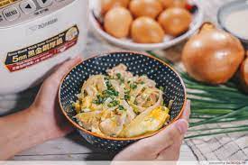 Rice Cooker Oyakodon Recipe Easy And Tasty Japanese Donburi Made With A Rice Cooker Eatbook Sg New Oyakodon Recipe Recipes Using Rice Oyakodon Recipe Easy