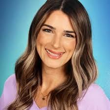 Alexis Cook's Instagram, Twitter & Facebook