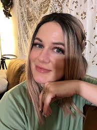 How can a student photographer in the Sarasota/Bradenton/St.Pete area get  professional style photos at a low cost?