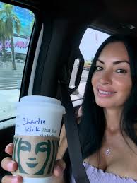 Here come the Sun ☀️🌞 #sunsets #florida #floridaliving #herecomethesun  #pony #whitepony #agirlandherpony #ponie #horsegirl #ranch #ranchlife  #barnlide 🤍🥰❤️