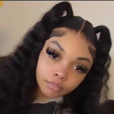 Anyone good at mixing colors and available tomorrow around 2:30? Looking  for this colorway. I'd prefer boho twists but so long as it's this color,  I'd do knotless braids. Smedium size, and