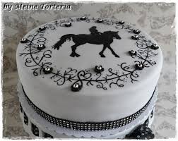 Ich habe noch weiter unten einen link für euch mit ganz vielen verschiedenen leckeren rezepten für eure pferdchen. Eine Pferde Torte Fur Eine Pferdeliebhaberin Meine Torteria