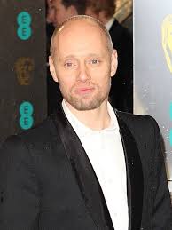 She moved to oslo and was accepted at oslo national academy of dramatic arts (khio), where she studied acting for three years. Aksel Hennie Filmstarts De