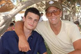 Tom Brady's Son Jack, 18, Dey Show Skills For Basketball Court!