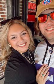 Looking for work ! Can start right NOW! I love to help people so if you  need anything