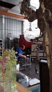 Sylvain Nougaret Artisan Souffleur De Verre A Ruoms Sud Ardeche Ruoms Ardeche Paysruomsois Verrier Sou Souffleur De Verre Art Artisanat Artistes Locaux