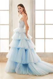 Measures bust 32 (shown not fully zipped on our form), waist 26 (interior), length 61 at front and about 64 at back. Bridal Collection Fall 2020 Oscar De La Renta