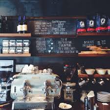 Pin Ot Polzovatelya Sdvig Na Doske Coffees Pubs Bars Kofejnye Telezhki Kofejnya Kafe