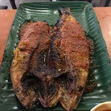 Buat anda yang sukakan kerang, pastikan anda mencuba kerang bakar yang dijual di sini. 7 Restoran Ikan Bakar Di Shah Alam Yang Pasti Bikin Terliur Saji My