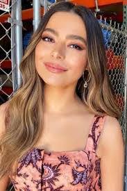 Millicent Mitchell's Instagram, Twitter & Facebook