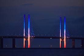 Ett havererat tåg evakueras på öresundsbron. Oresundsbron Posts Facebook