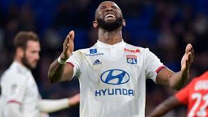 La liga devi atletico madrid'de forma giyen moussa dembele korku dolu anlar yaşattı… sırt üstü yere düşen ve titremeye başlayan dembele'nin o anları saniye saniye görüntülendi. Moussa Dembele Chelsea Willing To Pay 34m But Lyon Want To Keep Striker Football News Sky Sports