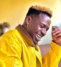 Brother Henry Mesa can't be ruled out of Gusii Benga music fraternity.  During his time he churned out hit after hit of pure entertainment. Eg  Omwana Zawadi,pastor Omorogi,Echang'a Nembe,Chemima bw'Oenga etc Other
