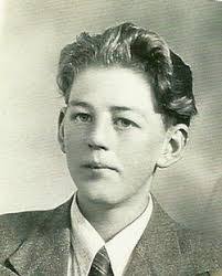 Clem Moore's Instagram, Twitter & Facebook