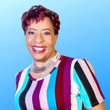 Lorraine Wray's Instagram, Twitter & Facebook