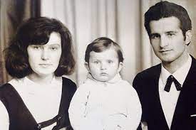 Скрябин кузьма (андрей кузьменко) родился 17 августа 1968 года в городе новый роздол, но детство и школьные годы провел в новояворовске. Kuzma Skryabin Biografiya Foto Lichnaya Zhizn Pesni Smert 24smi