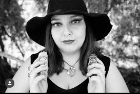 I'm awful at taking pictures (low self-esteem) but I feel very fairy like  right now 🧚‍♀️