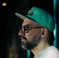 BONUS TRACK 3 DE VERDUGO. BALDÍO. INSTRUMENTAL POR GILBERT HYDE.  https://www.youtube.com/watch?v=j3a6ai5eRhY&feature=youtu.be