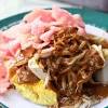 Kupat tahu, kuliner tradisional berbahan dasar tahu yang disajikan bersama sayuran disiram dengan kuah bumbu kacang/kuah gula jawa ini banyak contohnya yang saya masak ini, adalah kupat tahu ala kota magelang dengan kekhasan penggunaan kacang ulek dan siraman kuah gula merah. 1