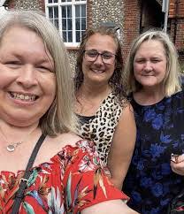 Sylvia Stringer's Instagram, Twitter & Facebook