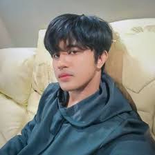 Klay Thompson had ghosted Stephen Curry the night before their first  matchup, according to Draymond. Steph was so fired up after nailing the  dagger he yelled “THIS MY SH*T HERE! YOU BETTER