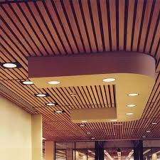 It has an elegant wooden floor, wallpapered walls with a graphical black and white pattern, a chic chandelier and stylish furniture throughout. Resultados De La Busqueda De Imagenes De Google De Http Www Environmentalinteriors Com Pub Images F04f0b5c0bdf42 Ceiling Design Wood Ceilings Wooden Ceilings