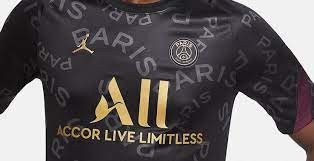 Descubre la cuarta camiseta visionaria que ilustra la nueva dimensión en la que evoluciona el club de la capital. Jordan Paris Saint Germain 20 21 Champions League Pre Match Shirt Released Footy Headlines